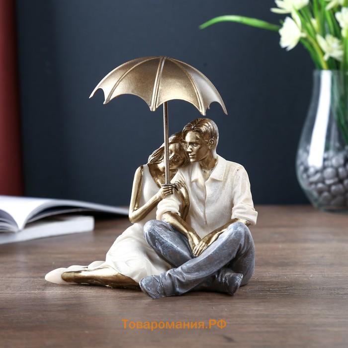 Фигурка полистоун «Влюблённые сидят под зонтом», 17×11.5×15 см