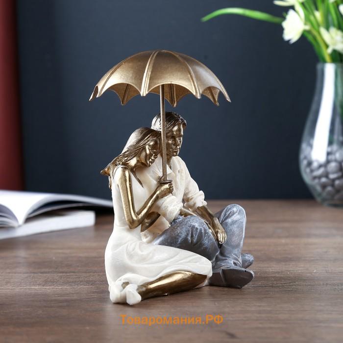 Фигурка полистоун «Влюблённые сидят под зонтом», 17×11.5×15 см