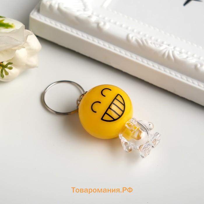Фонарик свет на кольце "Смайлик-малыш с ножками" мигает МИКС 4х2,5х2,7 см