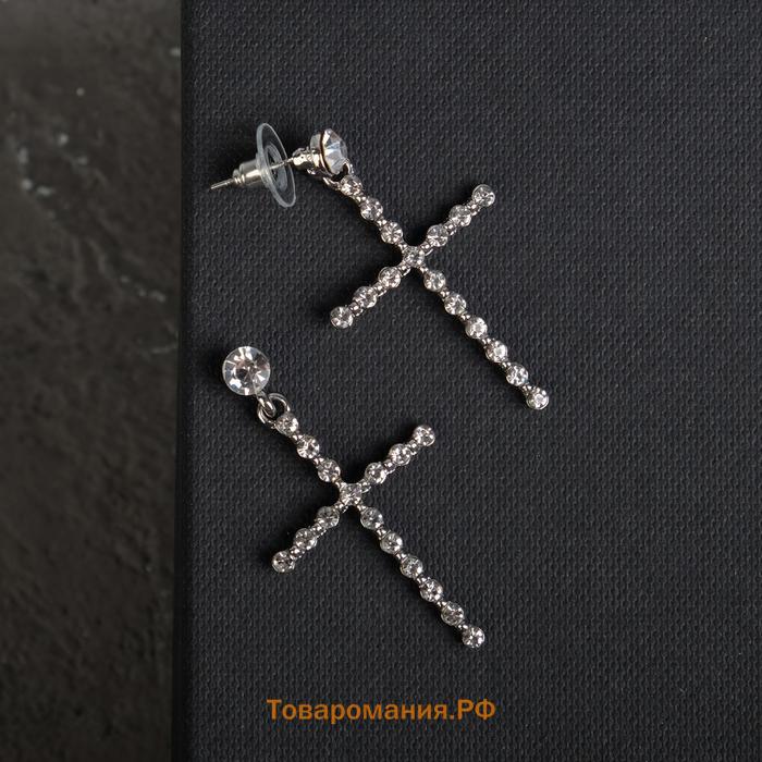 Серьги со стразами «Крестики» с делениями, белые в серебре